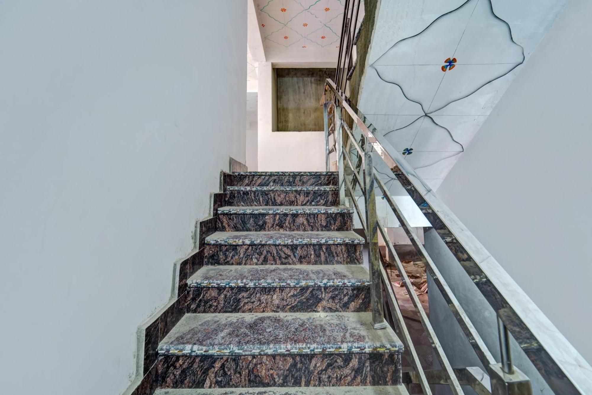 Hotel O S Square Guest House Patna  Kültér fotó